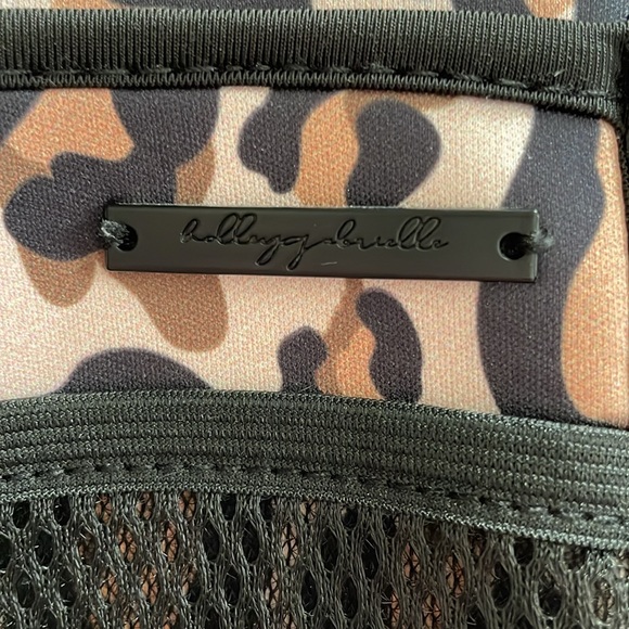 Holley Gabrielle for HydroJug Cheetah Sleeve - Picture 2 of 2